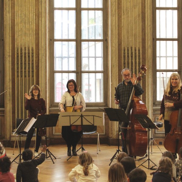 Quintette avec contrebasse, séances scolaires - crédit Louise Potot